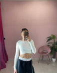 MAGLIA CROP CON LACCI