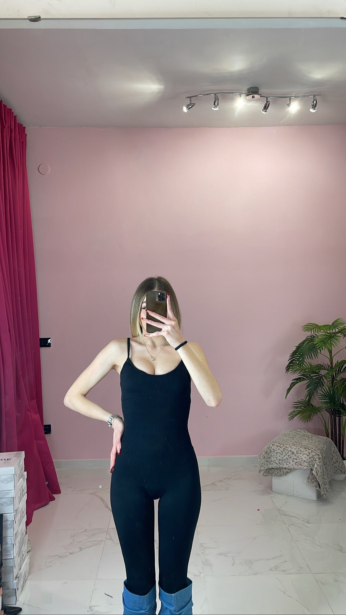 JUMPSUIT MODELLANTE