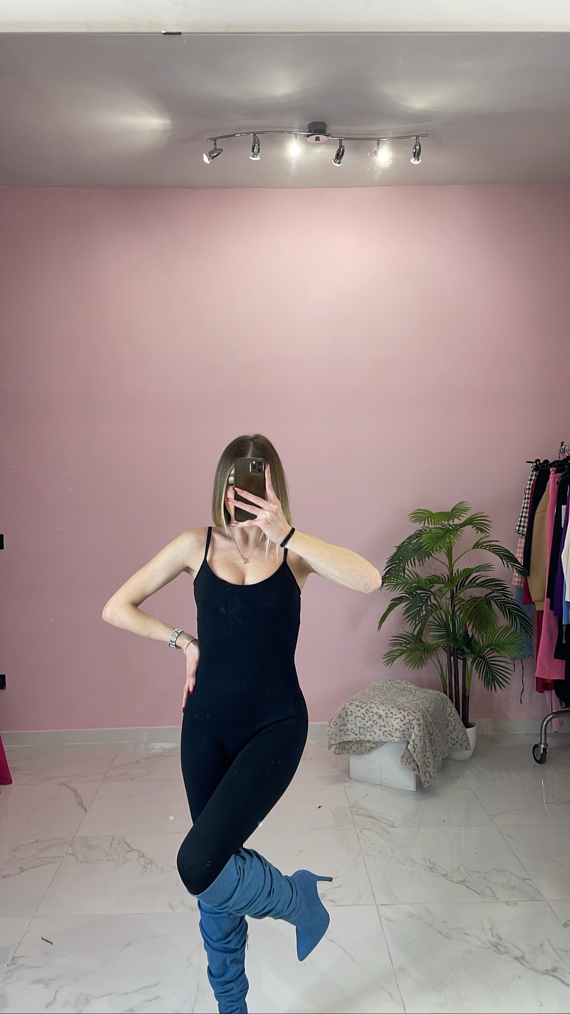 JUMPSUIT MODELLANTE