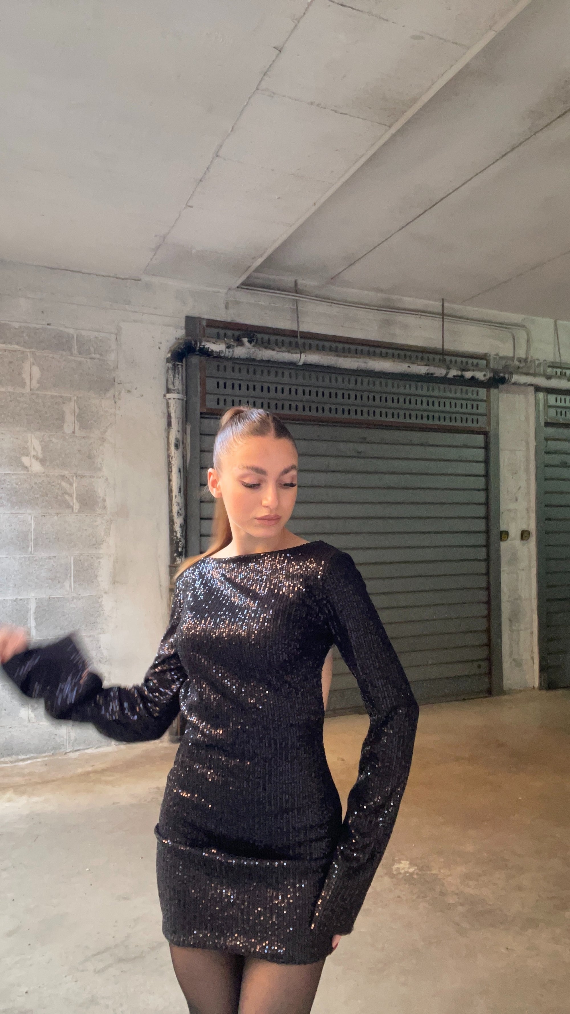 MINI DRESS PAILLETTES SCOLLO A V