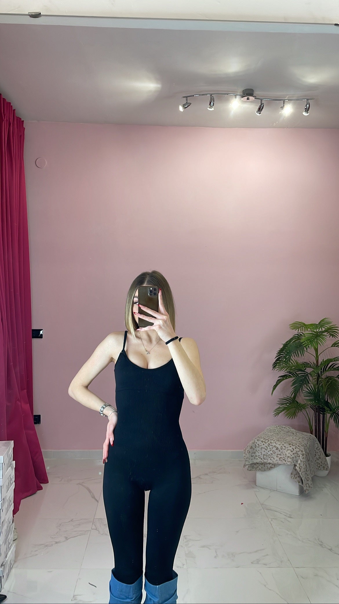 JUMPSUIT MODELLANTE