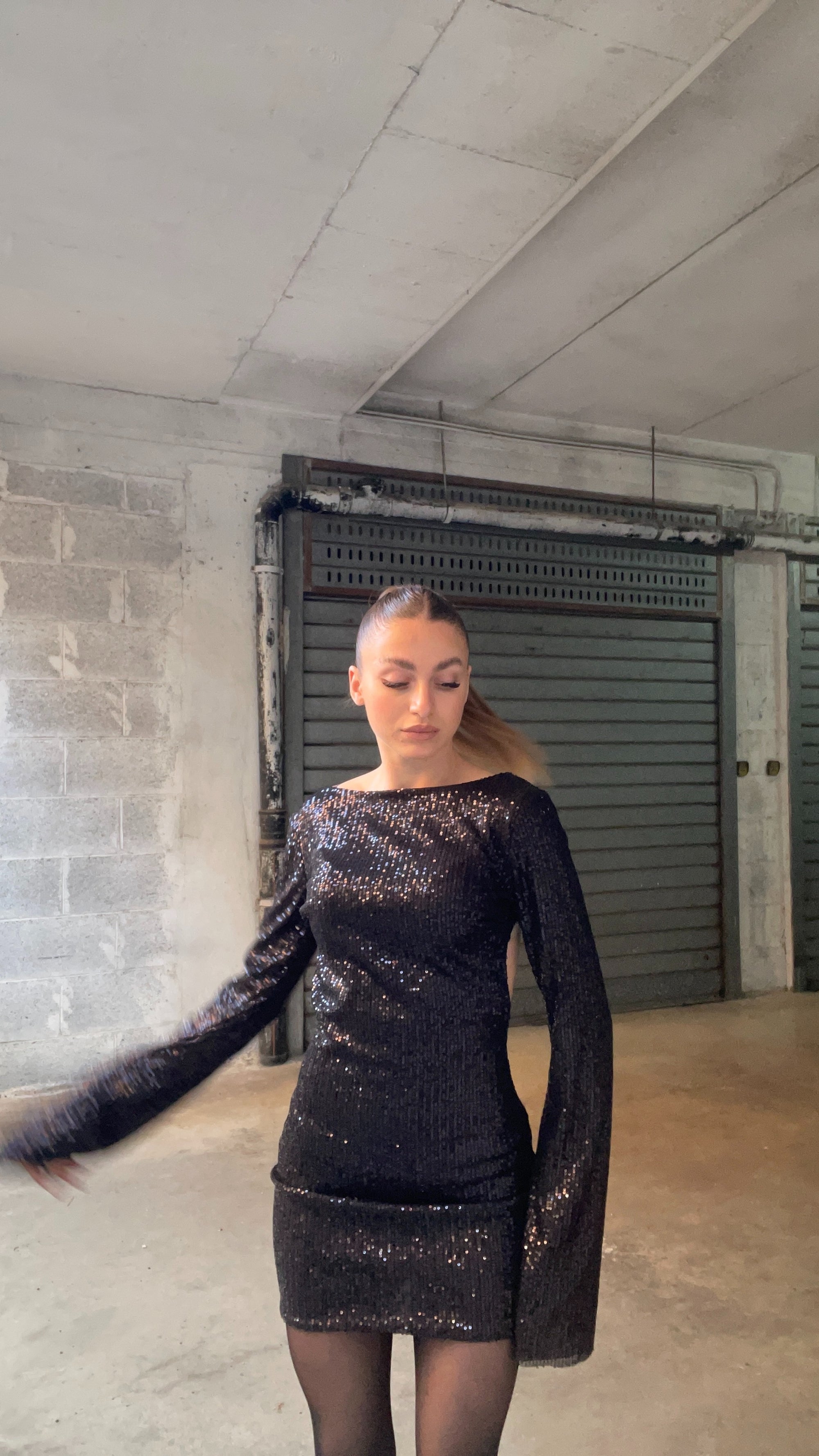 MINI DRESS PAILLETTES SCOLLO A V