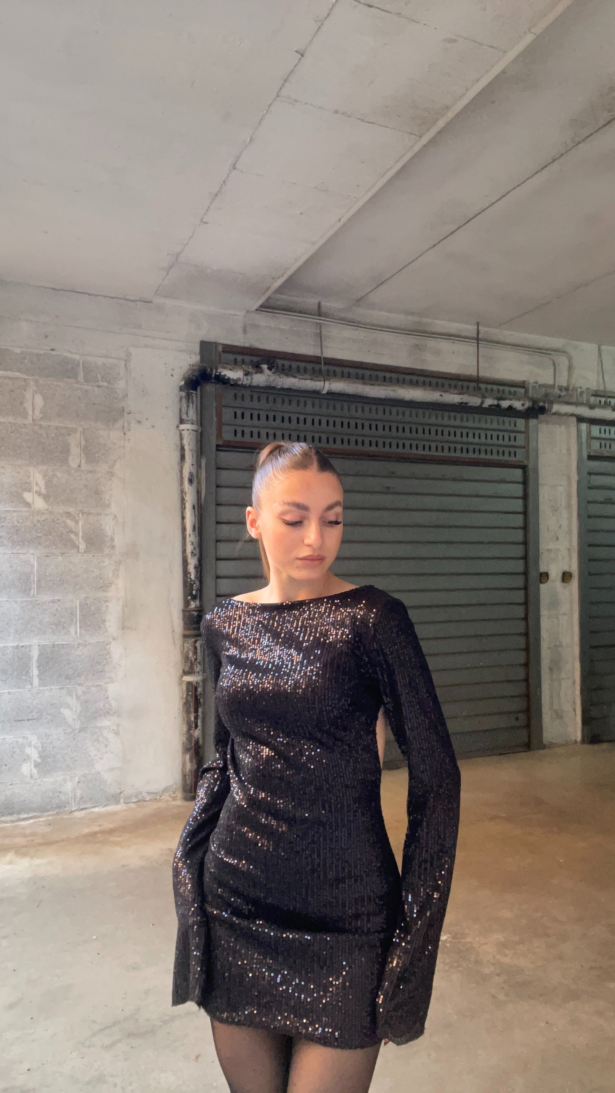 MINI DRESS PAILLETTES SCOLLO A V