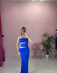 ABITO CUT OUT CON CINTA