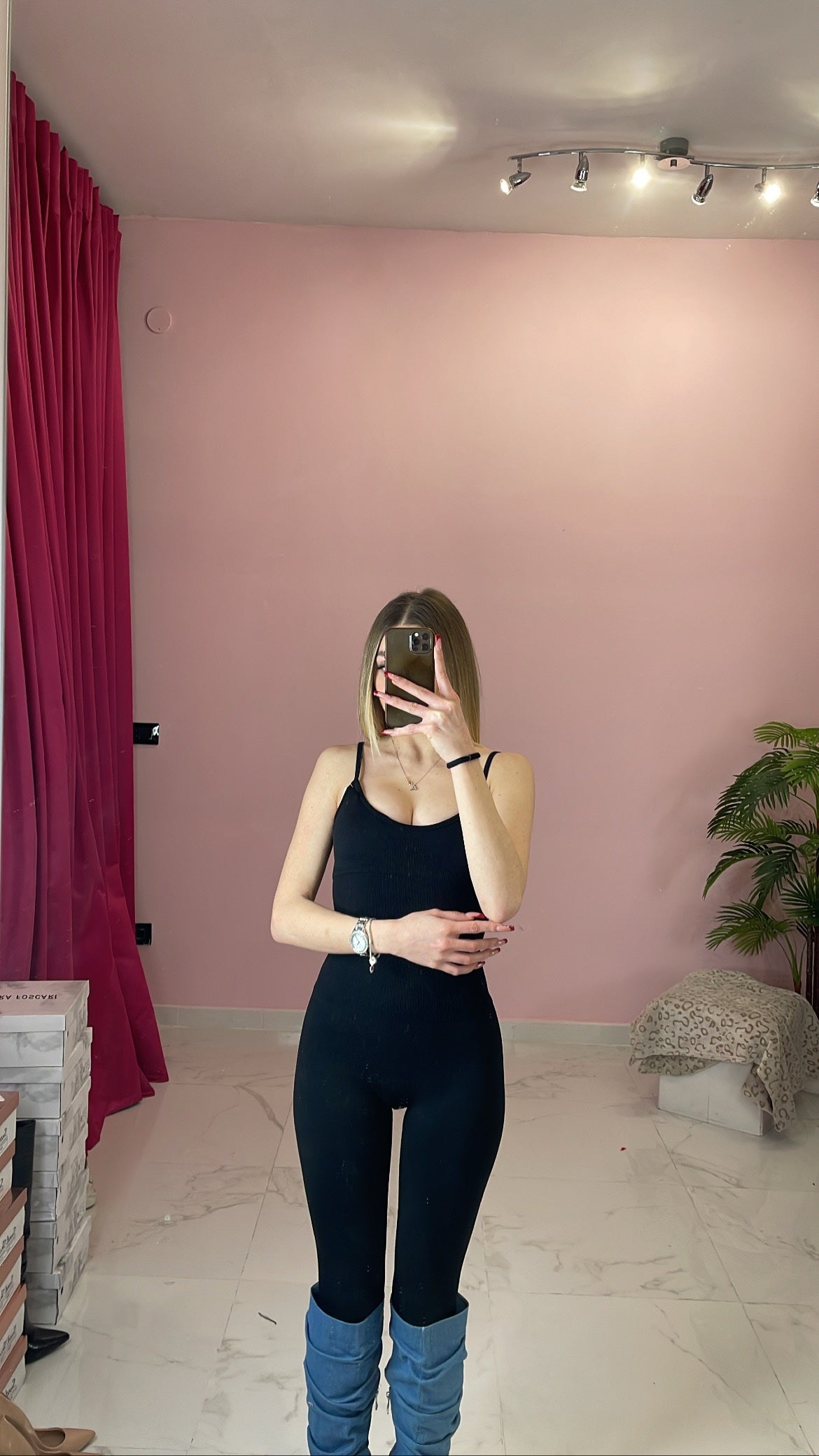 JUMPSUIT MODELLANTE