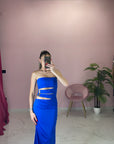 ABITO CUT OUT CON CINTA